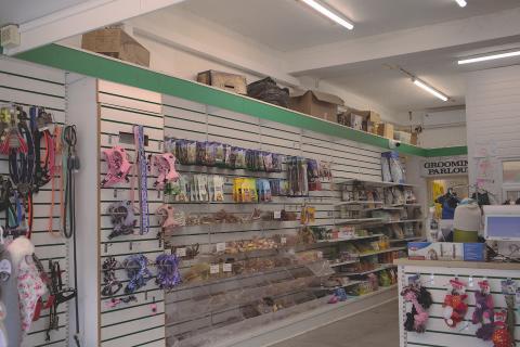 Pet Mania, Mill Hill 